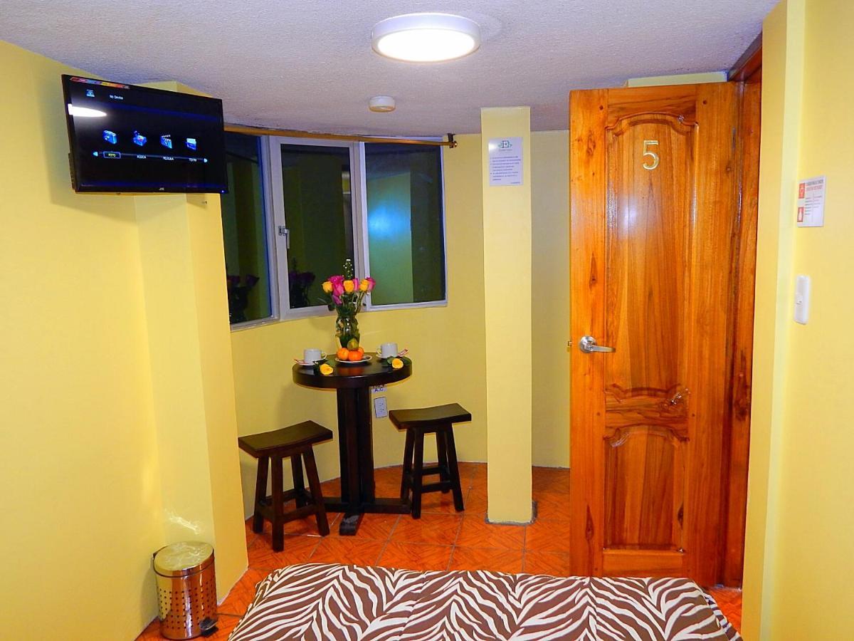 Hotel Olympus Plaza Quito Exterior foto