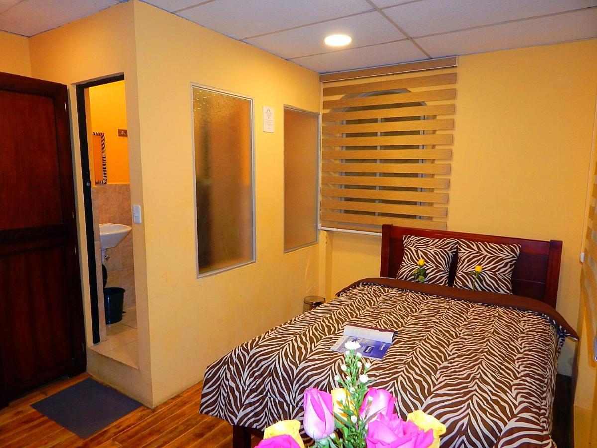 Hotel Olympus Plaza Quito Exterior foto