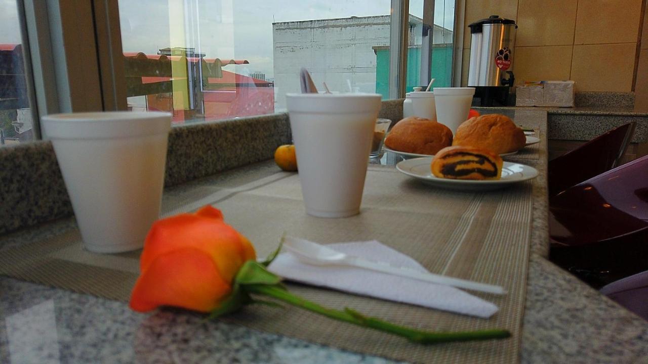 Hotel Olympus Plaza Quito Exterior foto