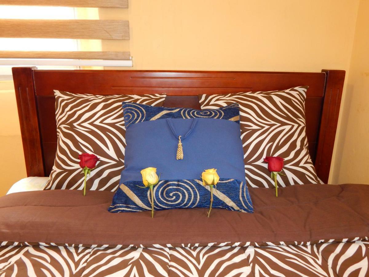 Hotel Olympus Plaza Quito Exterior foto